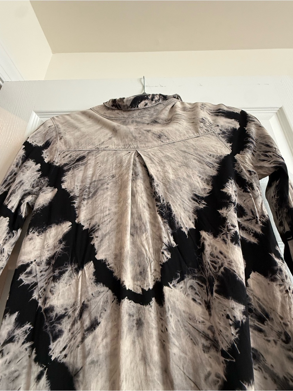 Mona B Black and Cream Tie-Dye V-Neck Tunic - Picture 3 of 4